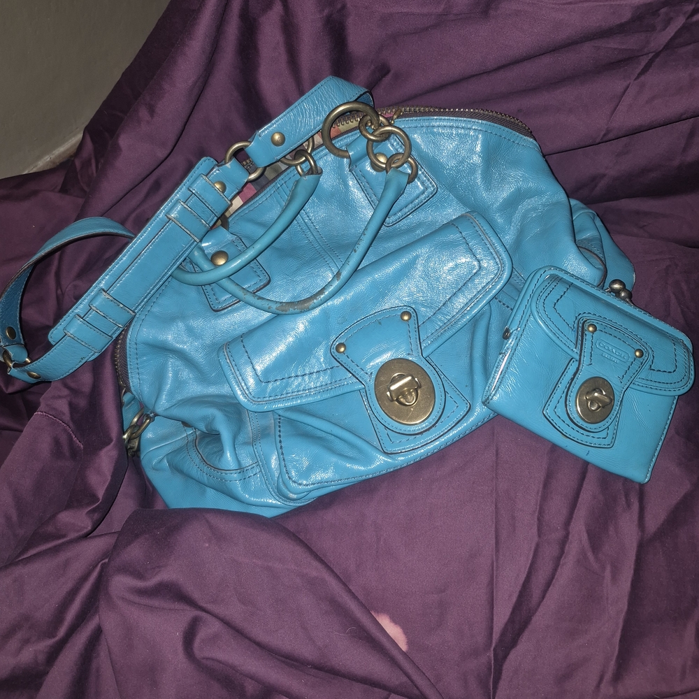 Coach Legacy Limited Edition Francine Kisslock Clasp SATCHEL & WALLET. Turquoise